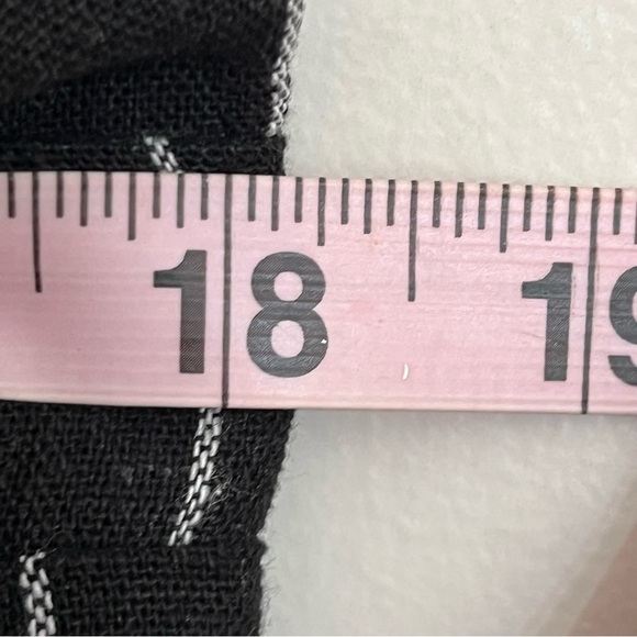 NWT Women’s Adrianna Papell Linen Blend Black White Striped Shorts Size XL - Picture 2 of 11